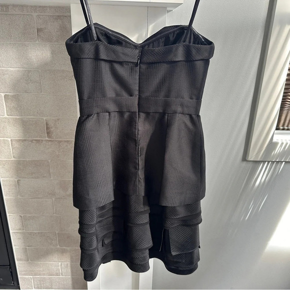 BCBG MAXAZRIA AURELIA RUFFLE  TIERED STRAPLESS DRESS SIZE 04 - Picture 4 of 7